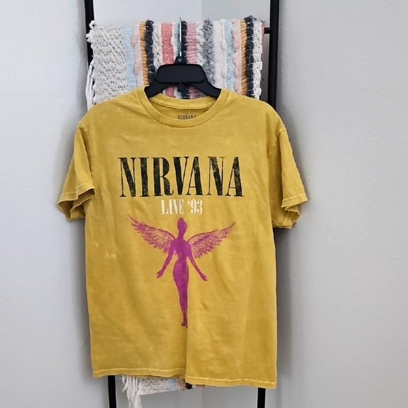 Nirvana T-shirt  Yellow Graphic Tee size MEDUIM - Picture 1 of 3